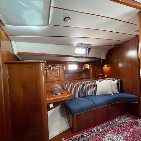 巴塞罗那 Beautiful And Comfortable Sailboat With Secure Parking Available酒店 外观 照片