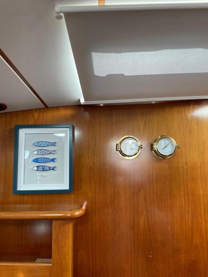 巴塞罗那 Beautiful And Comfortable Sailboat With Secure Parking Available酒店 外观 照片
