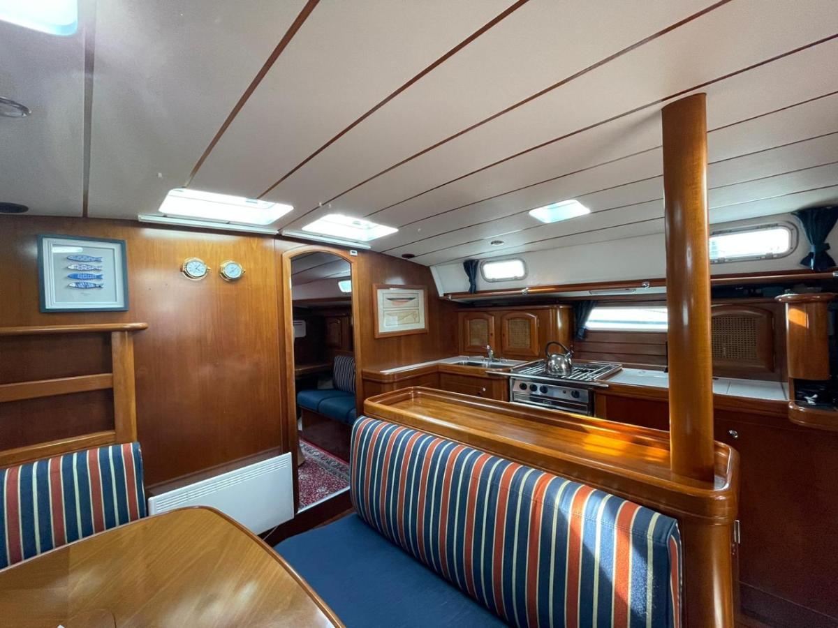 巴塞罗那 Beautiful And Comfortable Sailboat With Secure Parking Available酒店 外观 照片