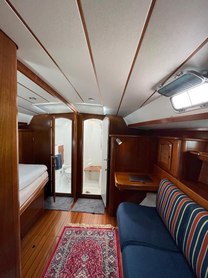 巴塞罗那 Beautiful And Comfortable Sailboat With Secure Parking Available酒店 外观 照片