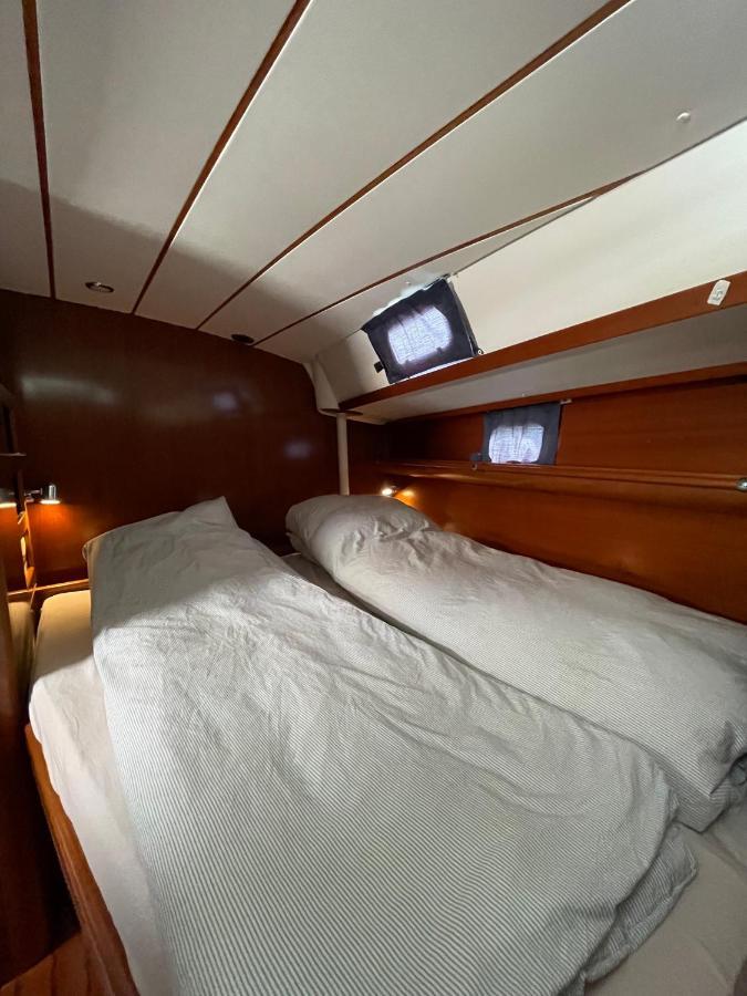 巴塞罗那 Beautiful And Comfortable Sailboat With Secure Parking Available酒店 外观 照片