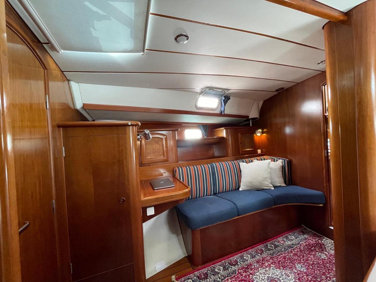 巴塞罗那 Beautiful And Comfortable Sailboat With Secure Parking Available酒店 外观 照片